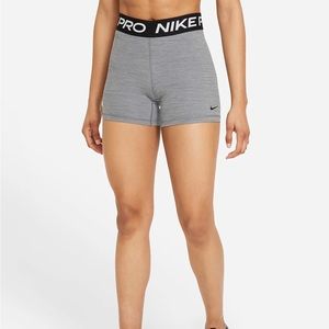 NIKE PRO 5” SHORTS
